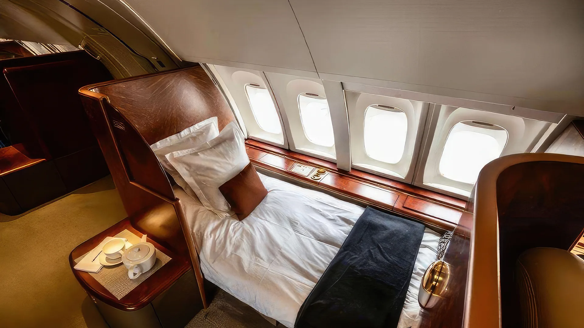 Boeing 747-400 sleeper suite